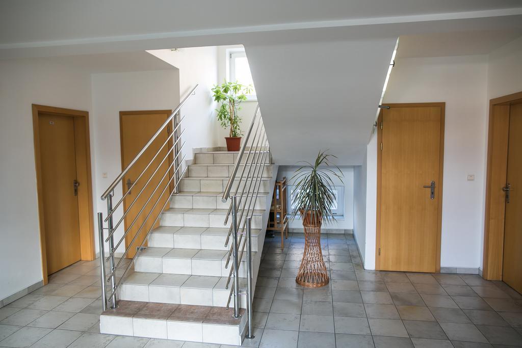 Hotel Imos Breclav ภายนอก รูปภาพ