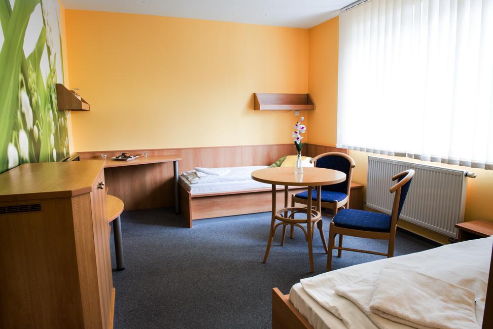 Hotel Imos Breclav ภายนอก รูปภาพ
