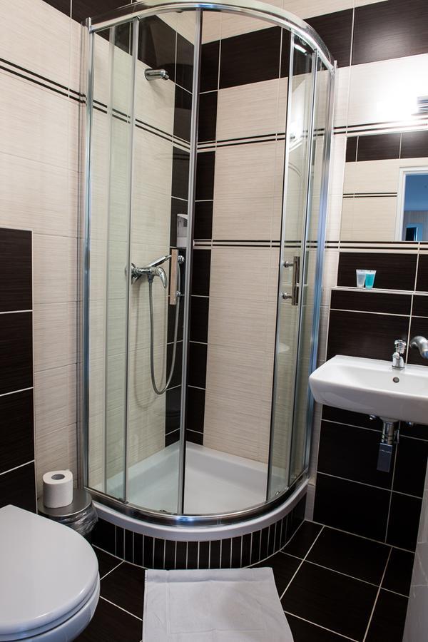 Hotel Imos Breclav ภายนอก รูปภาพ