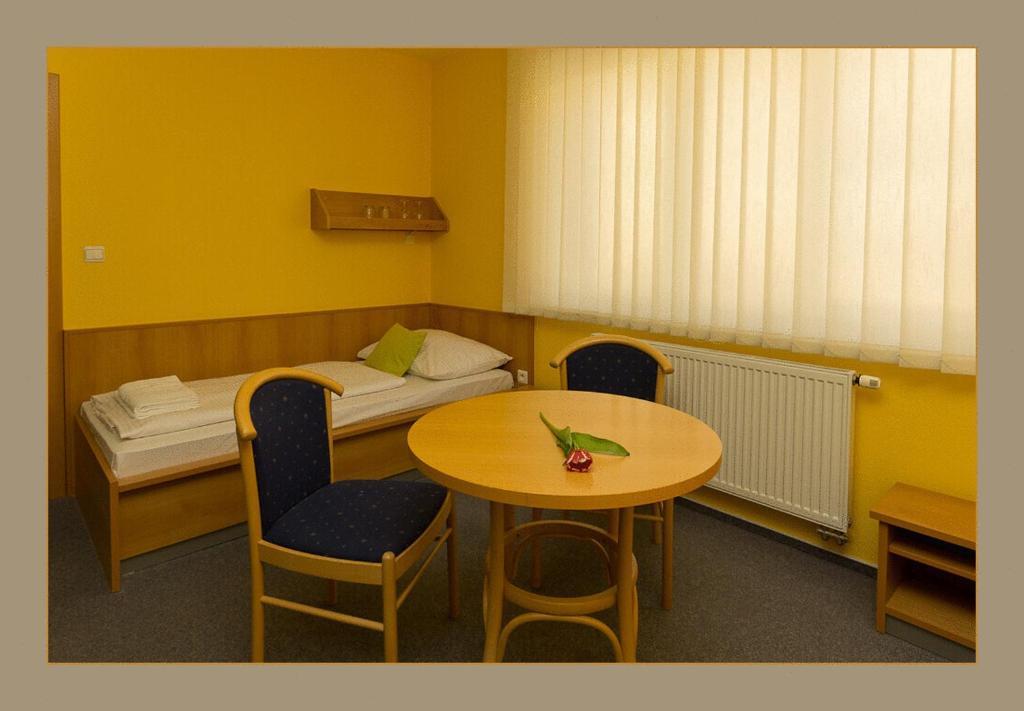 Hotel Imos Breclav ห้อง รูปภาพ
